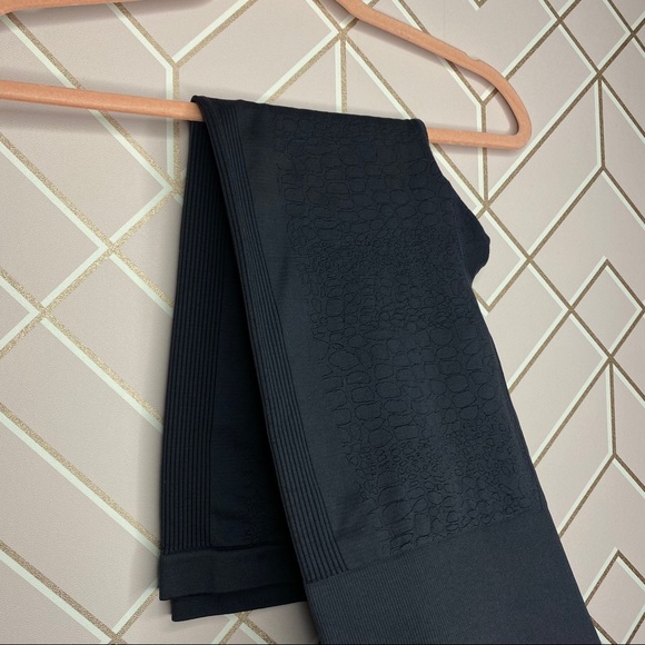 Fabletics Dark Gray Leggings Medium - Picture 2 of 3